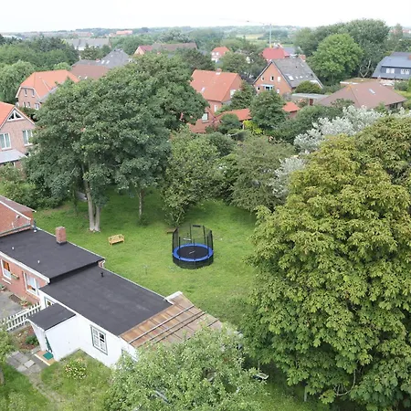 Haus Petra Holiday home Borkum