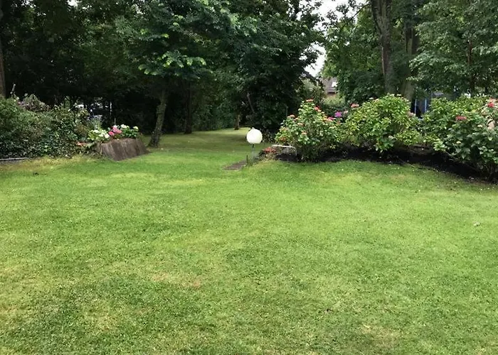 Haus Petra בורקום